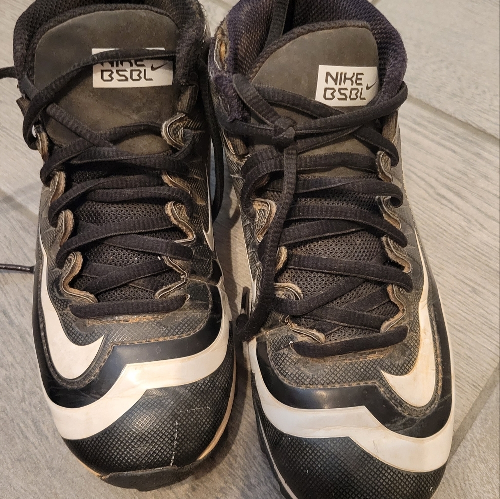 Boys baseball cleats